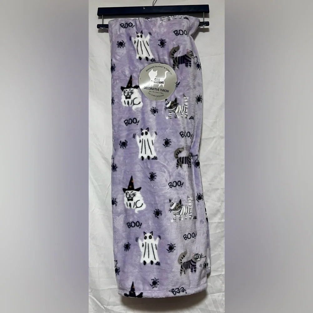 NWT Berkshire Purple Oversized Reversible Fleece Halloween Cat Throw Blanket